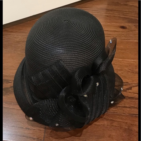 august accessories hats